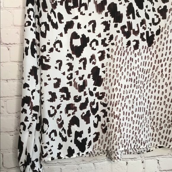 Cabi Faux Wrap Animal Print Top Blouse Tie Neck Full Sleeves Sz XS. - Picture 9 of 12